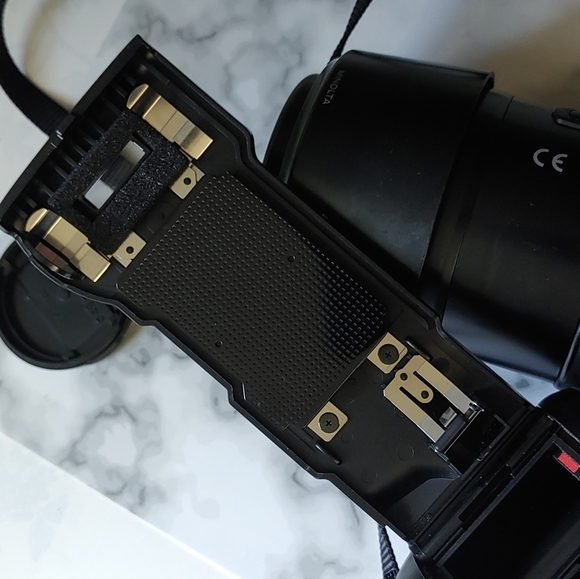 Vintage Minolta Camera - Picture 11 of 14